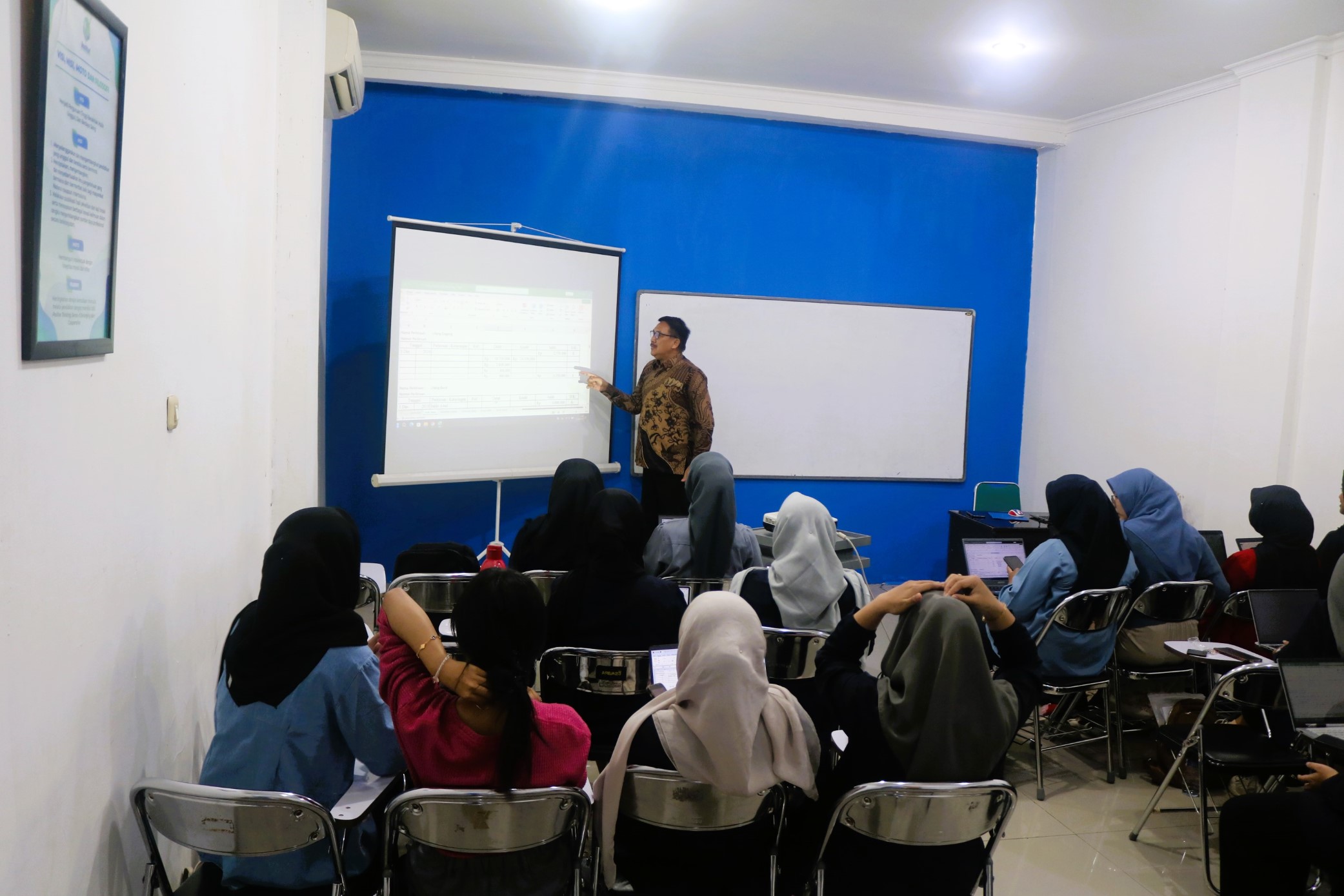 kelas-vokasi-stiami-dosen